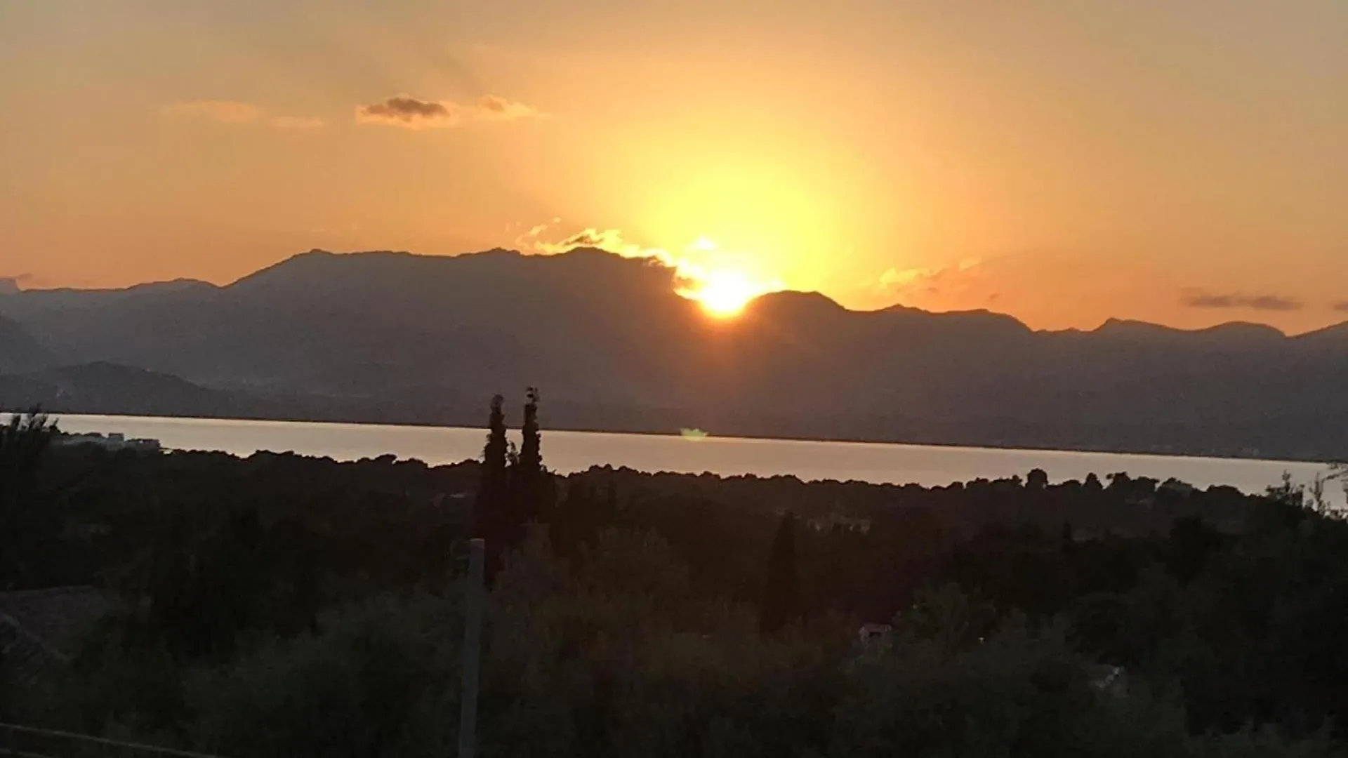 Ferienvilla, Mit Pool, Grosser Terrasse Und Atemberaubenden Meerblick U Bergblick 阿尔库迪亚 西班牙