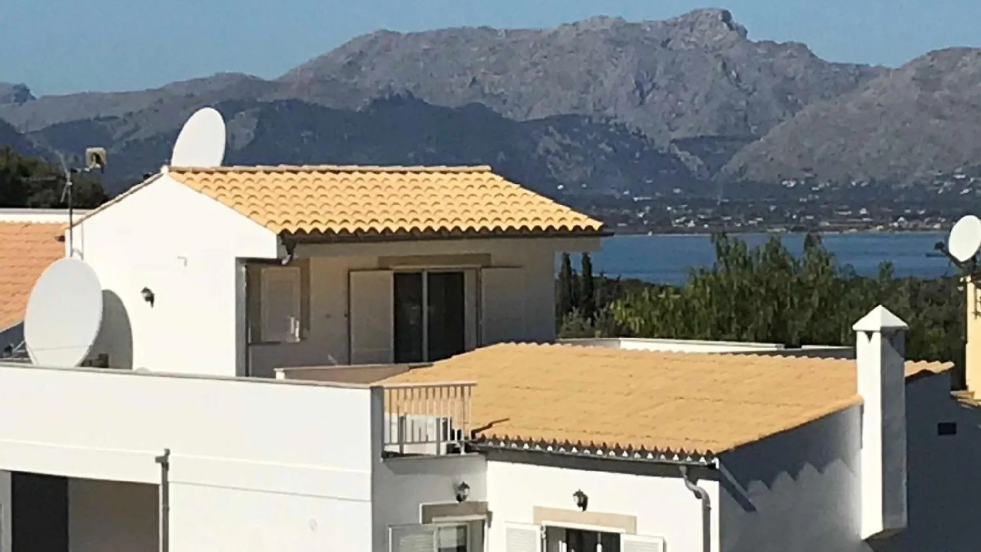 Ferienvilla, Mit Pool, Grosser Terrasse Und Atemberaubenden Meerblick U Bergblick 阿尔库迪亚 度假居